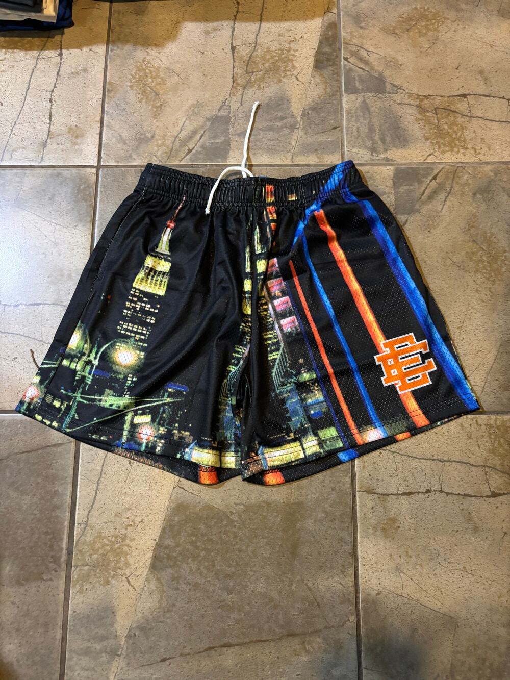 Eric Emmanuel newyork skyline graphic shorts